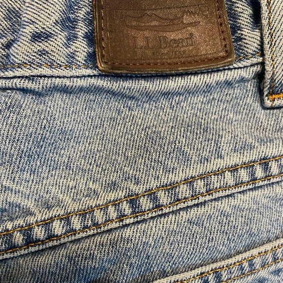 90s Distressed Grunge Vibes L.L.‎ Bean Vintage Women's Ripped Blue Denim Shorts - Picture 5 of 9